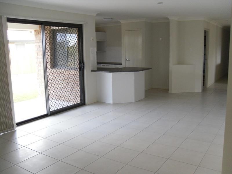 23 Nixon Drive, North Booval QLD 4304