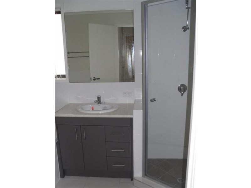 23 Nixon Drive, North Booval QLD 4304