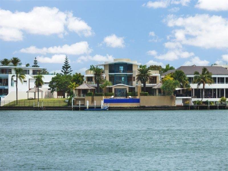 15 Southern Cross Drive, Surfers Paradise QLD 4217