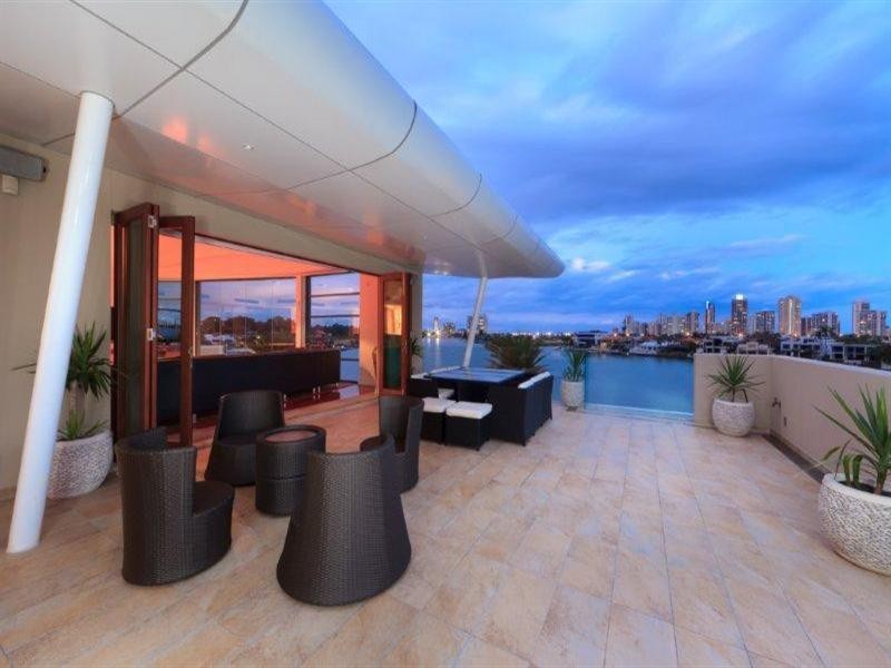 15 Southern Cross Drive, Surfers Paradise QLD 4217