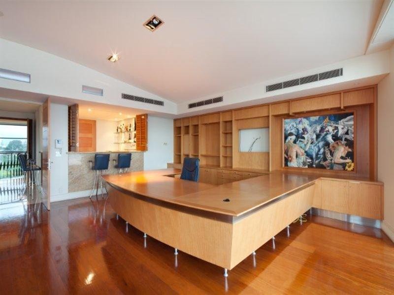 15 Southern Cross Drive, Surfers Paradise QLD 4217