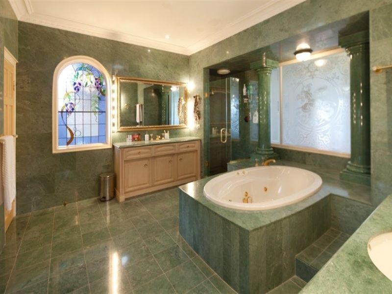 113 Commodore Drive, Surfers Paradise QLD 4217