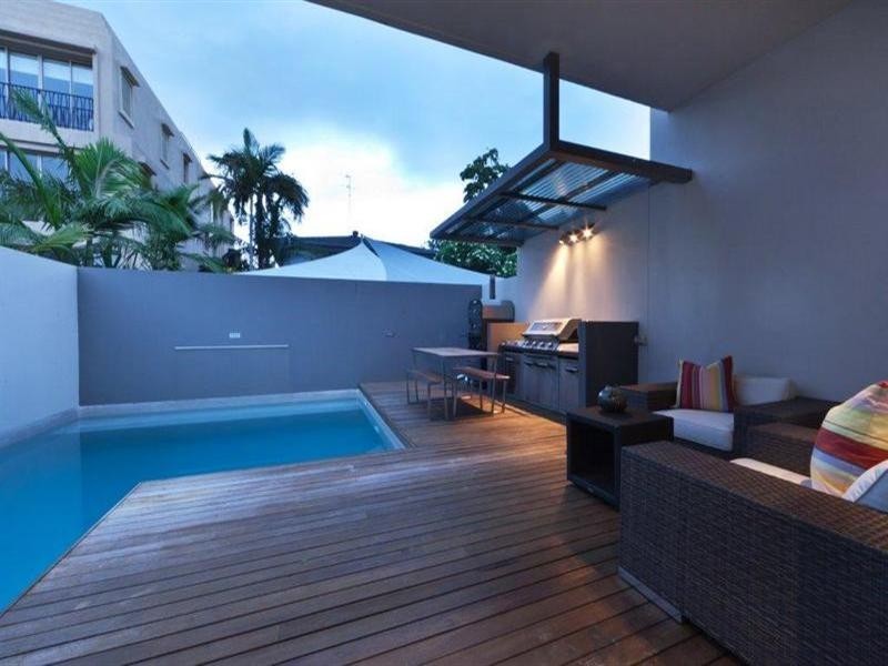 47a & 47b Breaker Street, Main Beach QLD 4217