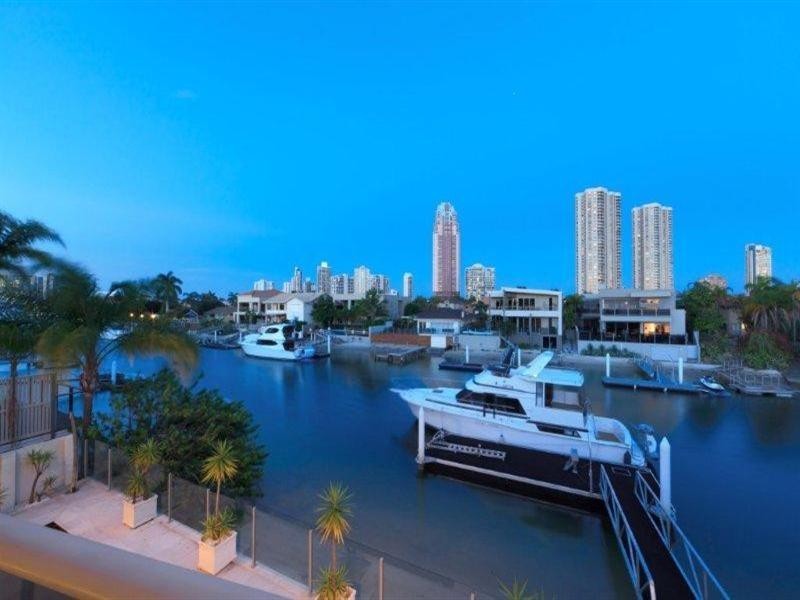 7 Midshipman Court, Surfers Paradise QLD 4217