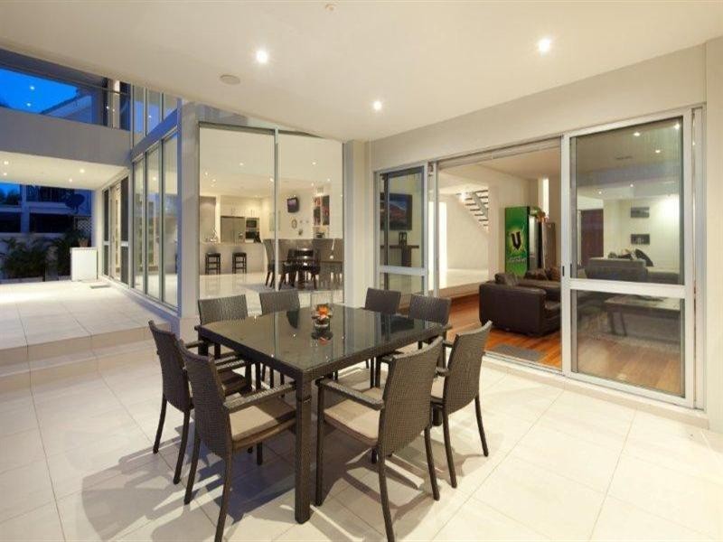 7 Midshipman Court, Surfers Paradise QLD 4217