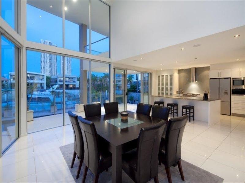 7 Midshipman Court, Surfers Paradise QLD 4217