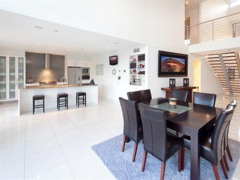 7 Midshipman Court, Surfers Paradise QLD 4217