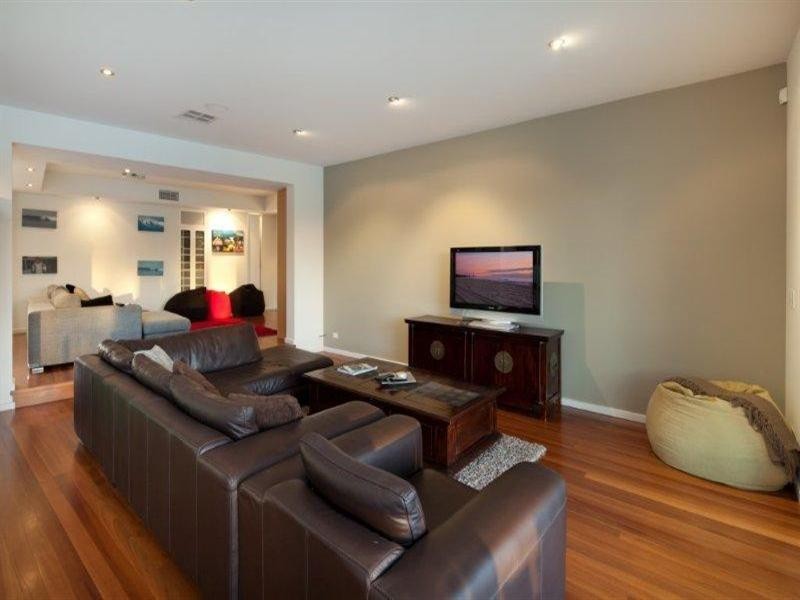 7 Midshipman Court, Surfers Paradise QLD 4217