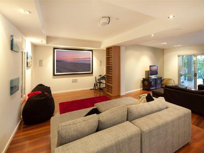 7 Midshipman Court, Surfers Paradise QLD 4217