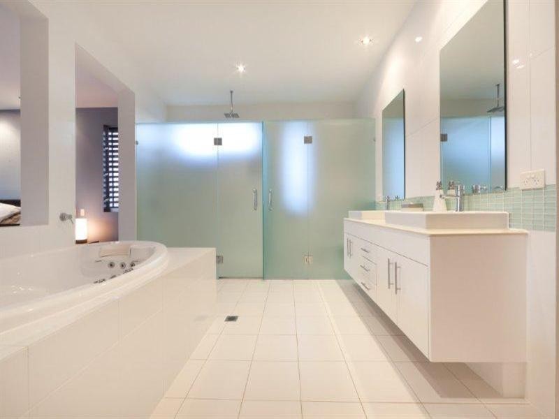 7 Midshipman Court, Surfers Paradise QLD 4217