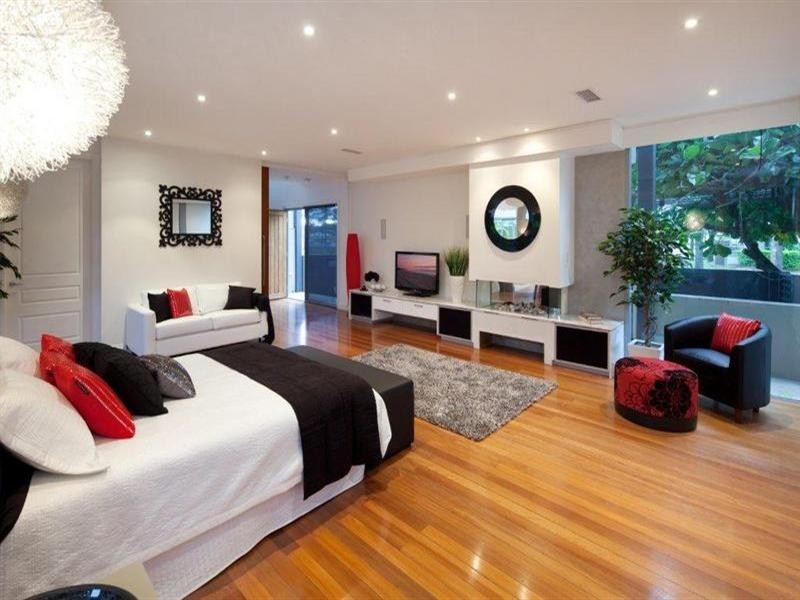 27 Rankin Parade, Main Beach QLD 4217