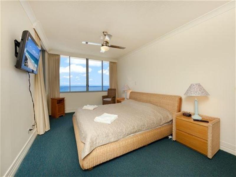 25 Northcliffe Terrace, Surfers Paradise QLD 4217