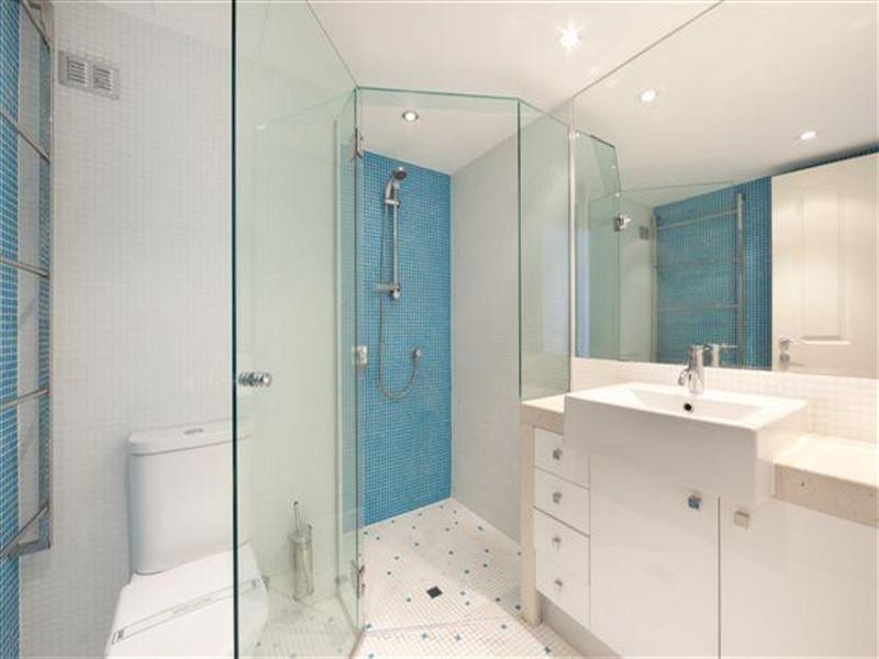 25 Northcliffe Terrace, Surfers Paradise QLD 4217