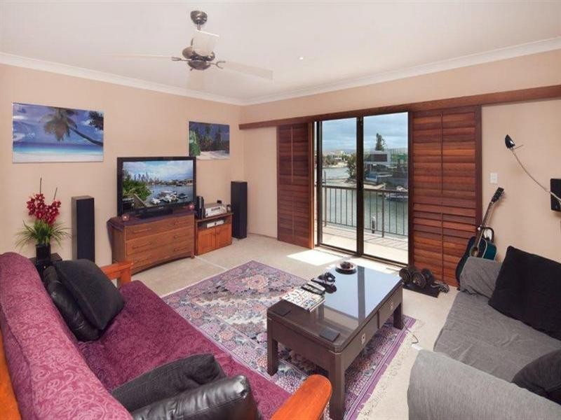 5 Kings Row North. 22 Commodore Drive, Surfers Paradise QLD 4217