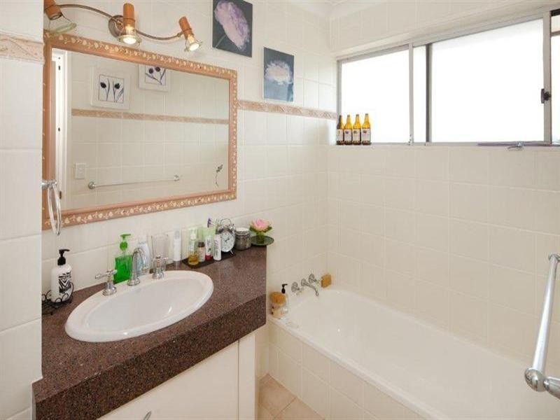 5 Kings Row North. 22 Commodore Drive, Surfers Paradise QLD 4217