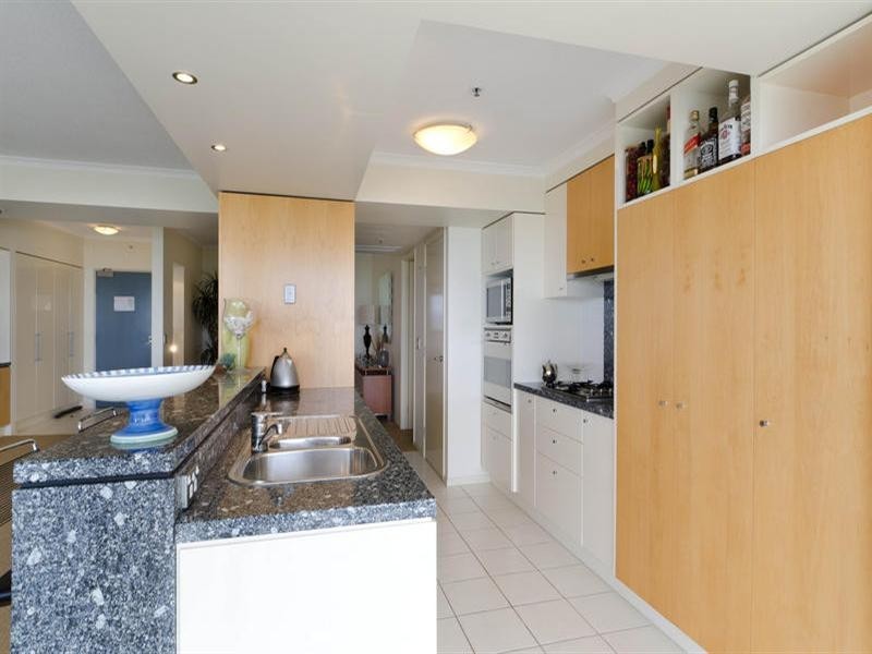 1 Lennie Avenue, Main Beach QLD 4217