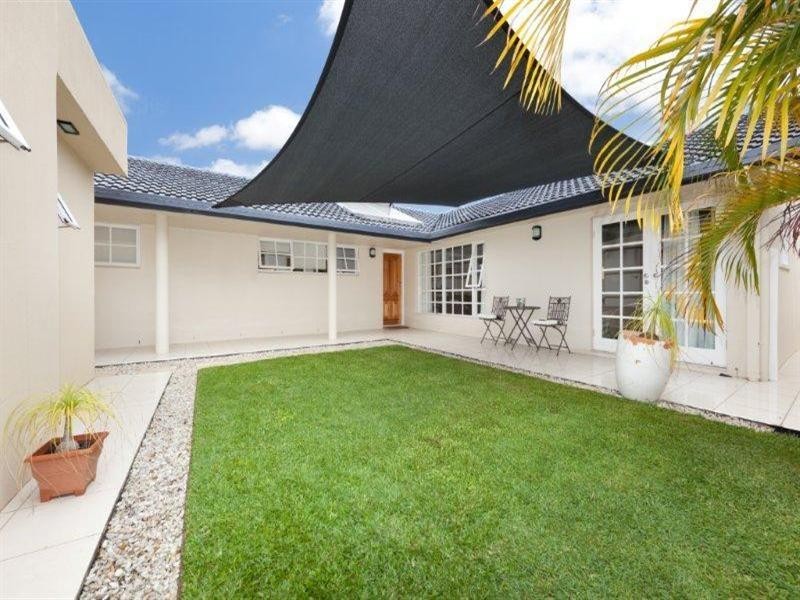 25 Brindisi Avenue, Isle Of Capri QLD 4217