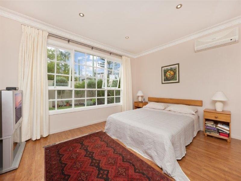 25 Brindisi Avenue, Isle Of Capri QLD 4217