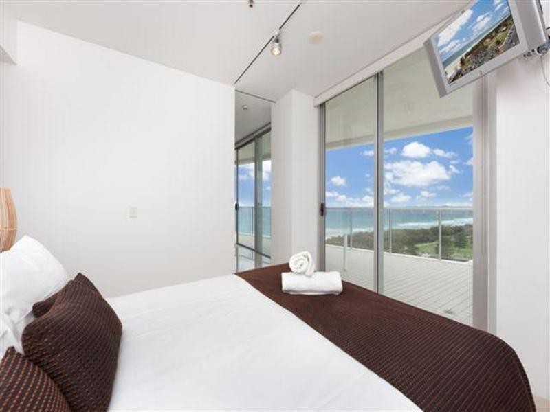 159 Old Burleigh Road, Broadbeach QLD 4218