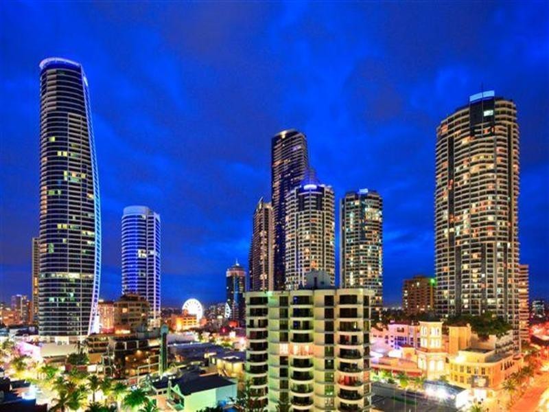 7 Elkhorn Avenue, Surfers Paradise QLD 4217