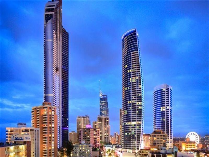 7 Elkhorn Avenue, Surfers Paradise QLD 4217