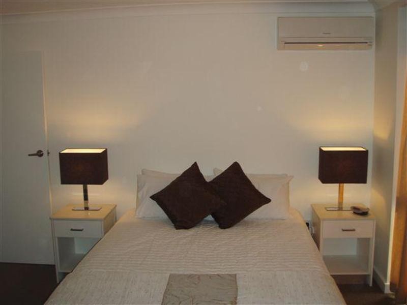 30 Laycock Street, Surfers Paradise QLD 4217