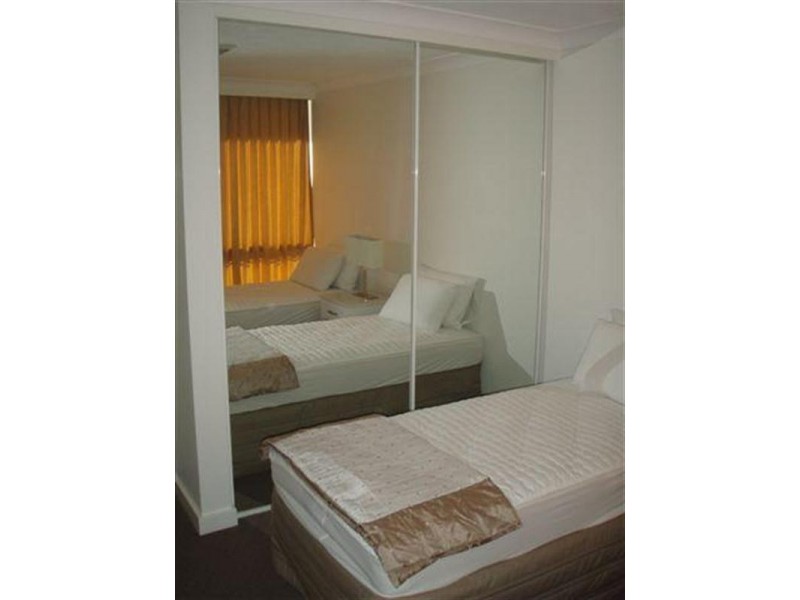 30 Laycock Street, Surfers Paradise QLD 4217