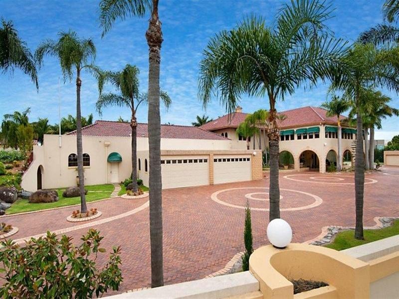 26 Marseille Court, Sorrento QLD 4217