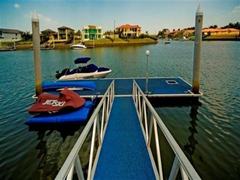 2329 Cressbrook Drive, Hope Island QLD 4212