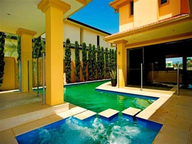 2329 Cressbrook Drive, Hope Island QLD 4212