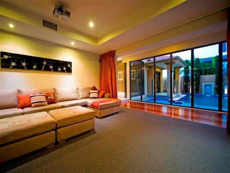 2329 Cressbrook Drive, Hope Island QLD 4212