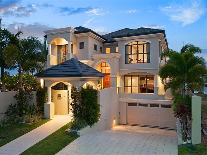 68 Royal Albert Crescent, Sovereign Islands QLD 4216