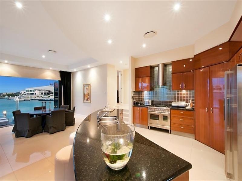 68 Royal Albert Crescent, Sovereign Islands QLD 4216