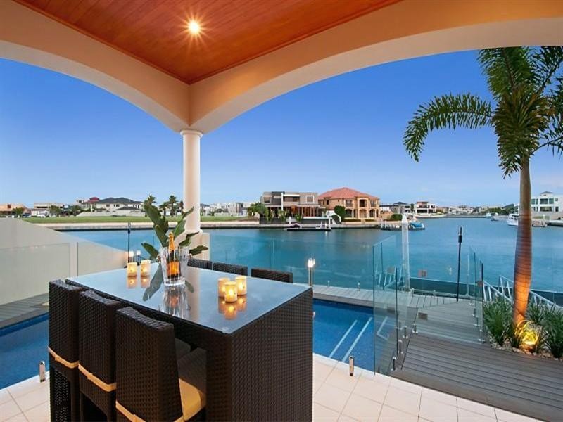 68 Royal Albert Crescent, Sovereign Islands QLD 4216