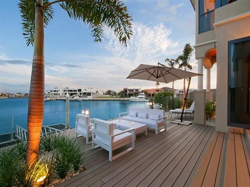 68 Royal Albert Crescent, Sovereign Islands QLD 4216