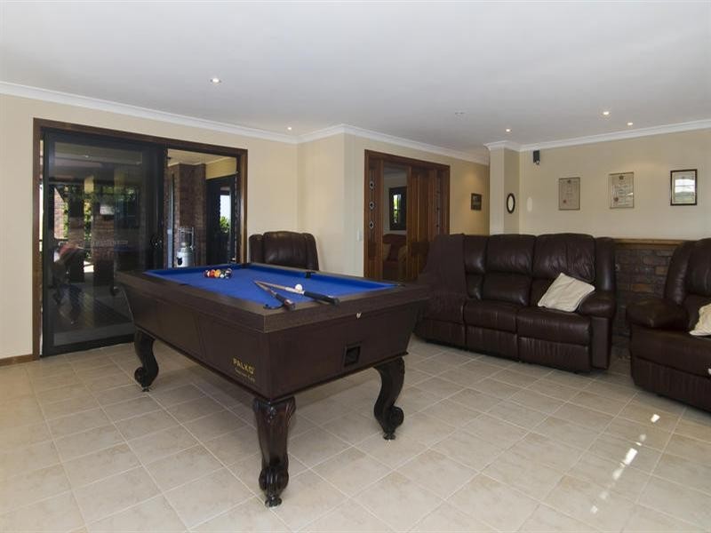 8 Duchess Court, Tallai QLD 4213