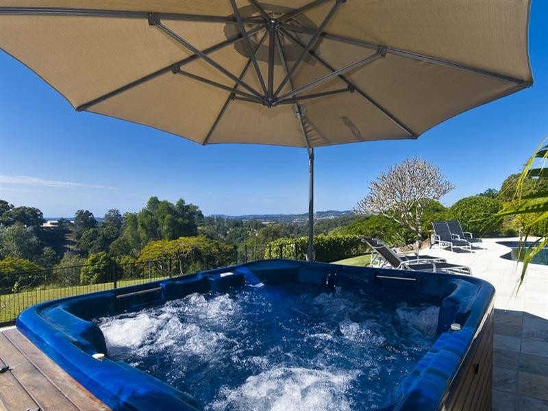 8 Duchess Court, Tallai QLD 4213