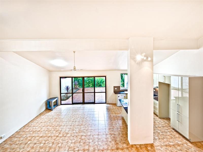 9 Freyburg Street, Bundall QLD 4217