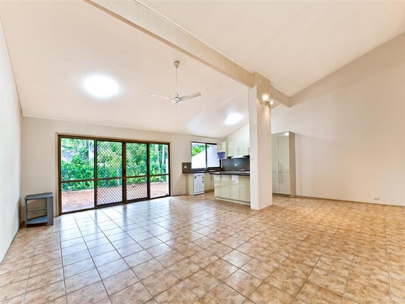 9 Freyburg Street, Bundall QLD 4217