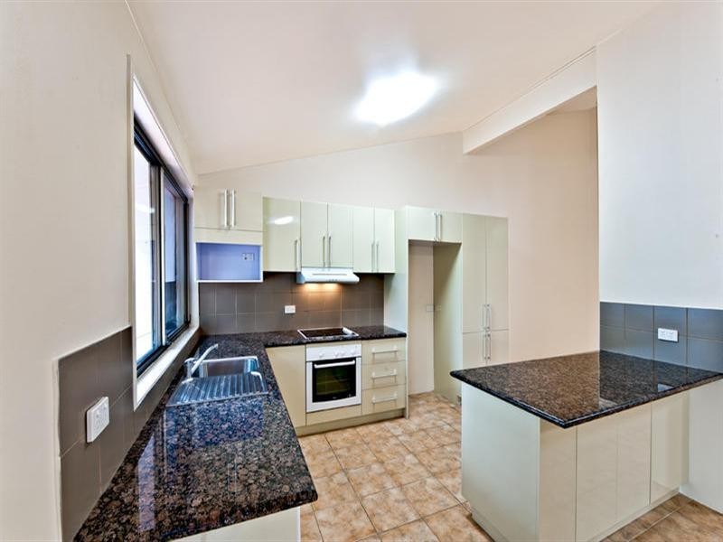 9 Freyburg Street, Bundall QLD 4217