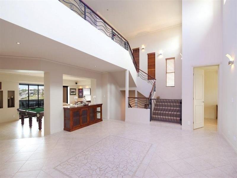 13 Annies Court, Benowa QLD 4217