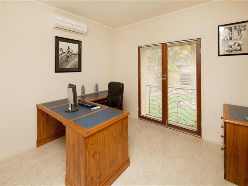 13 Annies Court, Benowa QLD 4217