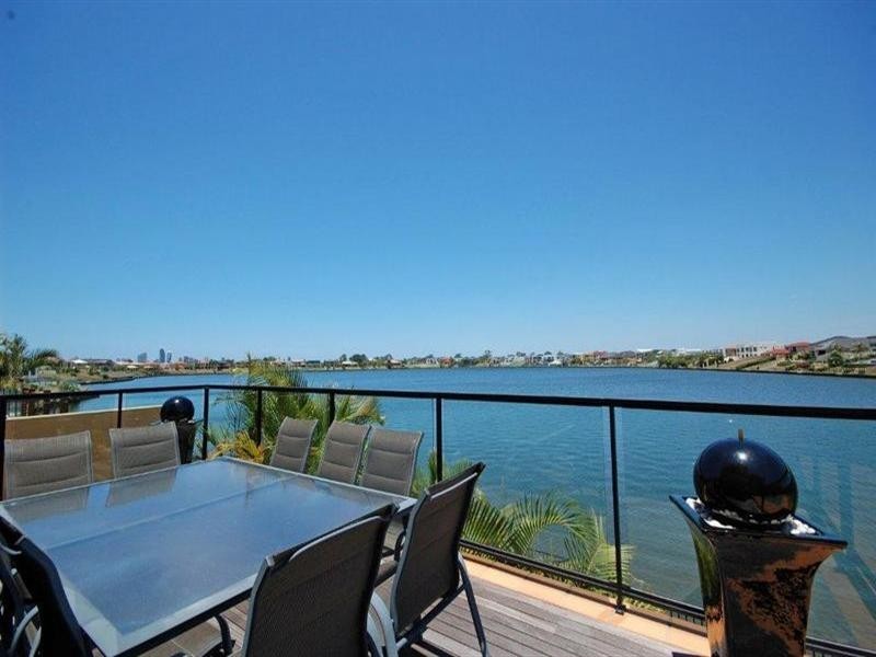 13 Annies Court, Benowa QLD 4217