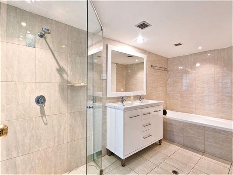 3490 Main Beach Parade – Ocean Park Towers, Main Beach QLD 4217