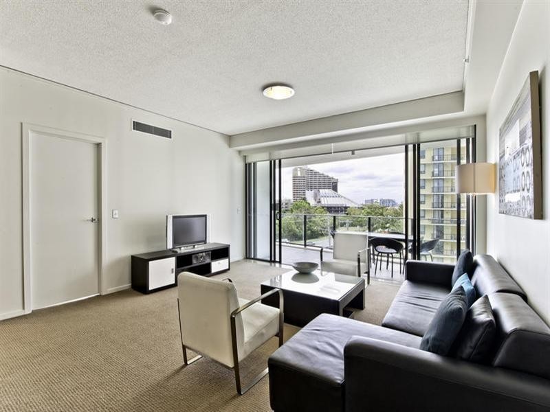 22 Surf Parade, Broadbeach QLD 4218