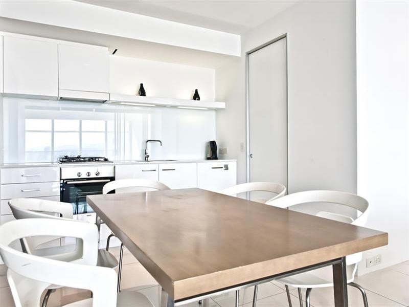 9 Hamilton Avenue, Surfers Paradise QLD 4217