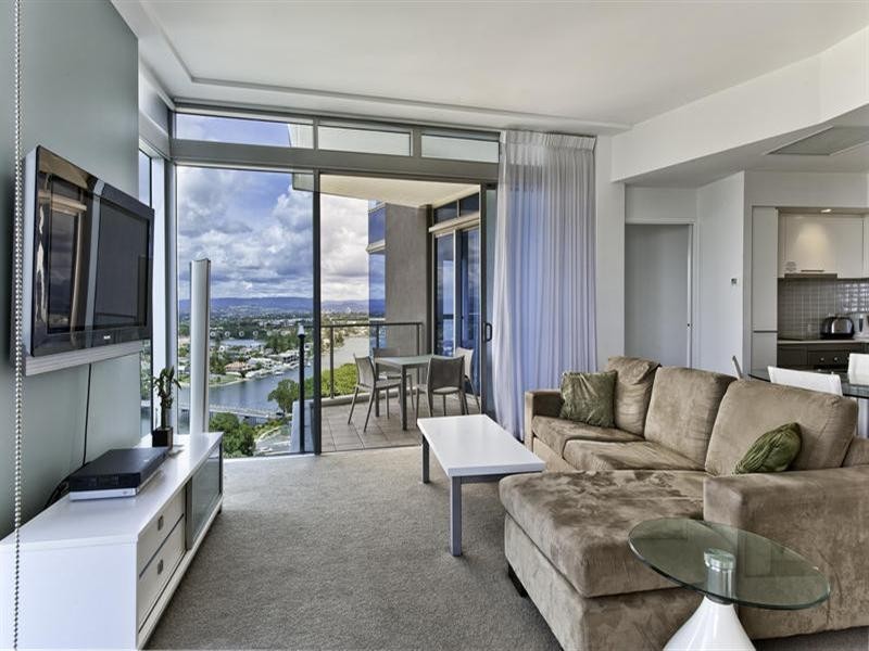 18 Enderley Avenue, Surfers Paradise QLD 4217