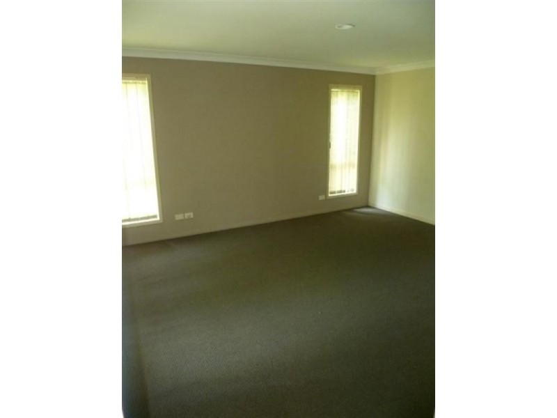 6 Keneally Street, Maudsland QLD 4210