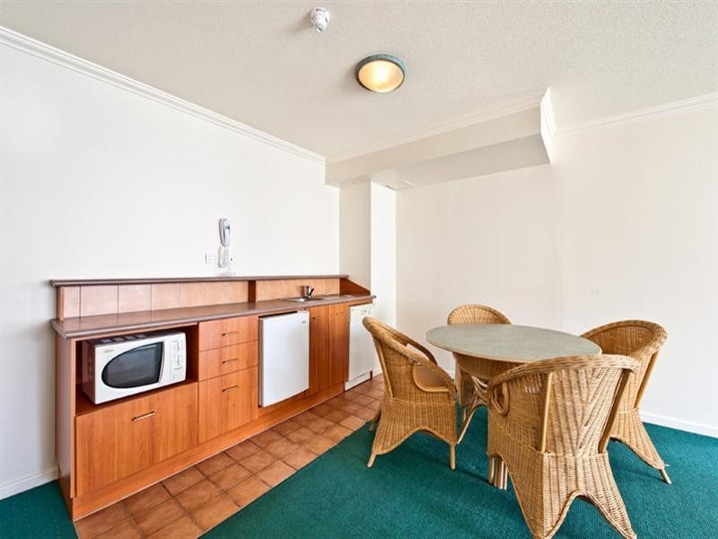 132 Ferny Avenue, Surfers Paradise QLD 4217