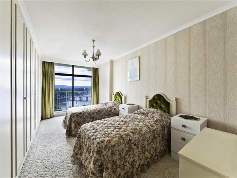 33 Thornton Street, Surfers Paradise QLD 4217